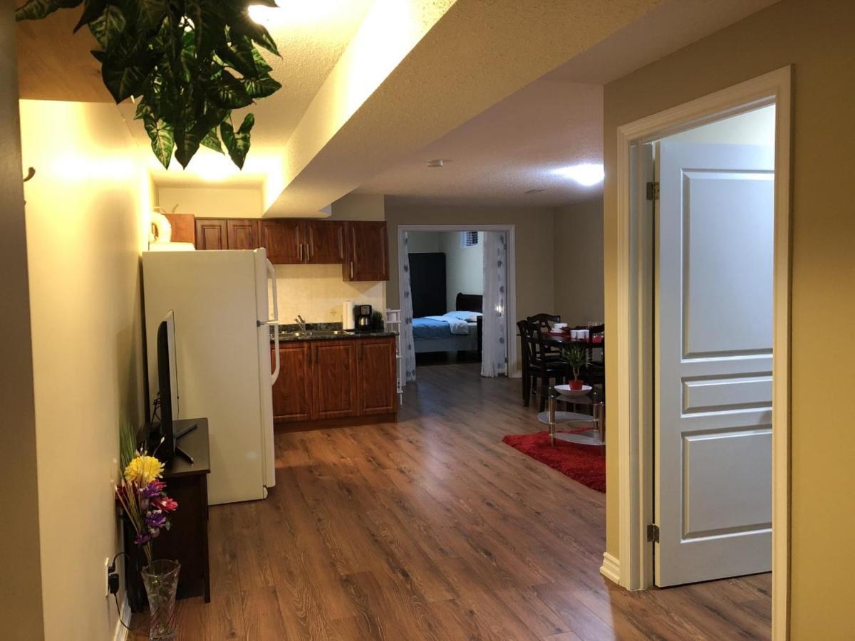 Spacious 2 Bedroom Guest Suite Торонто Екстериор снимка