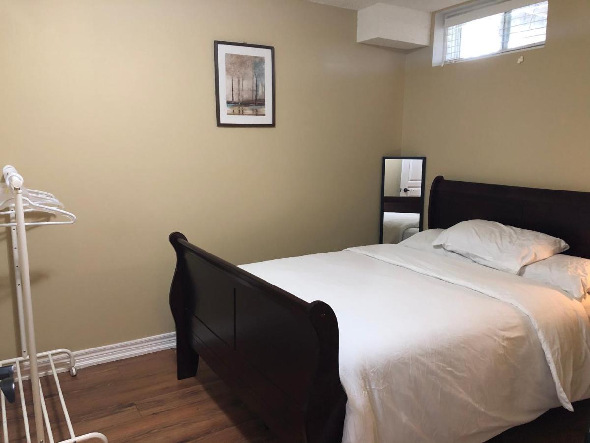 Spacious 2 Bedroom Guest Suite Торонто Екстериор снимка