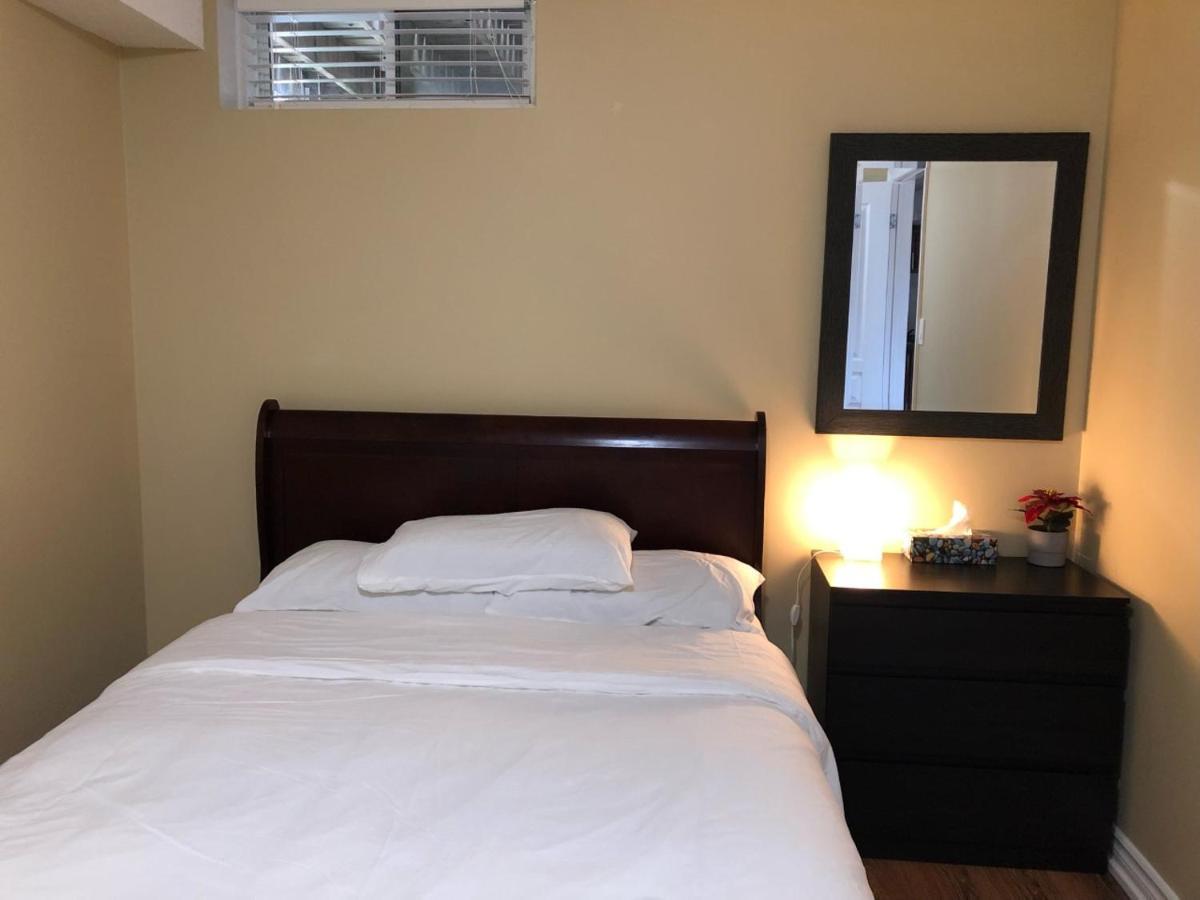 Spacious 2 Bedroom Guest Suite Торонто Екстериор снимка